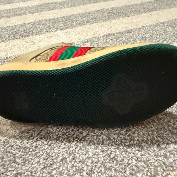GUCCI GIRLS DISTRESSED PINK AND GREEN WEB SNEAKER